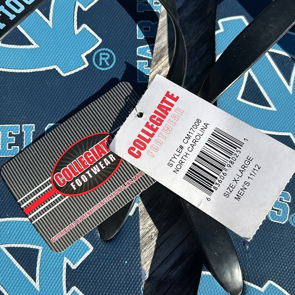 North Carolina Tar Heels flip-flops, size 11/12 extra large, New, Tarheel blue - Picture 4 of 4